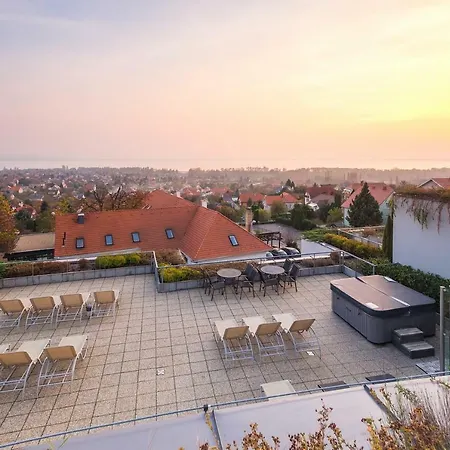Zenit Vendeghaz Bed & Breakfast 3*